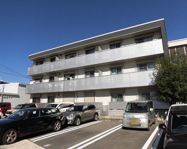 高知市北御座の３階２ＬＤＫ☆ サニーマートとさのさと御座店やＤＣＭまで徒歩10分圏内♪