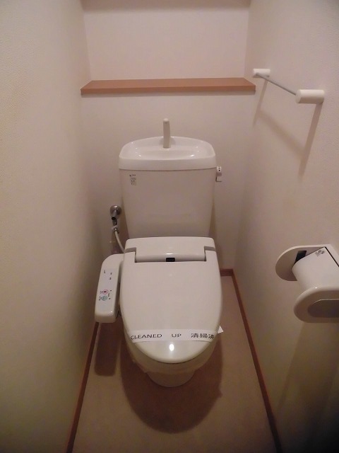 温水洗浄便座機能付のトイレ 温水洗浄便座機能付のトイレ