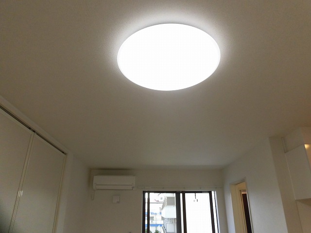 照明とエアコン付き 照明とエアコン付き