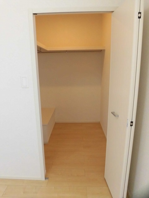 洋室のウォークインクローゼット 洋室のウォークインクローゼット