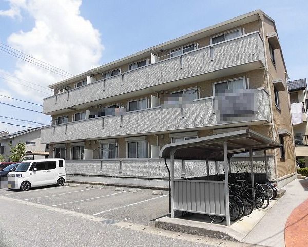 高知市南御座、３階建て２階中部屋１ＬＤＫ♪