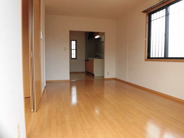 東側にも窓があります 東側にも窓があります