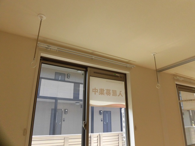 洋室にも室内物干しあります 洋室にも室内物干しあります