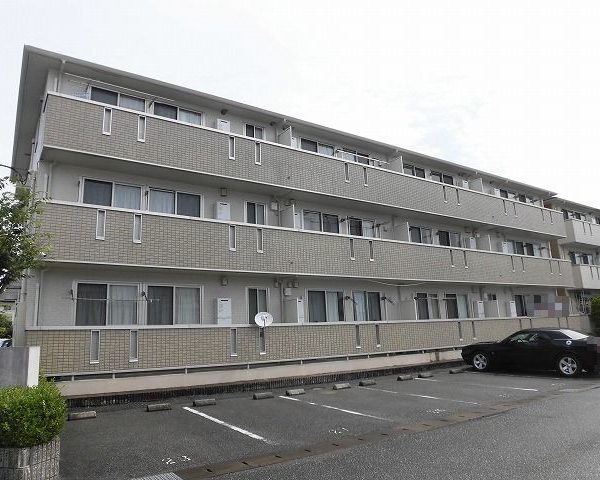 高知市杉井流の3階建１階2DKの中部屋♪