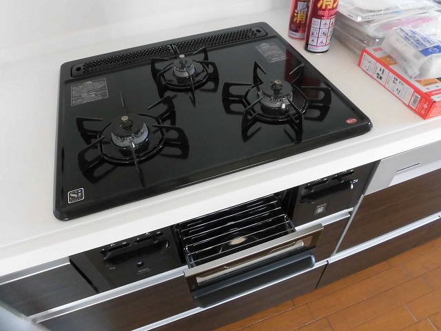 3口ガスコンロ付き 3口ガスコンロ付き