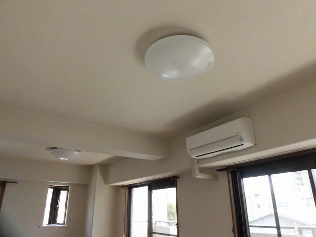 エアコン付き、照明は全部屋付 エアコン付き、照明は全部屋付