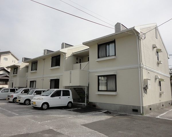 高知市大津乙の路面電車沿いのアパート２階角部屋３ＤＫのお部屋♪