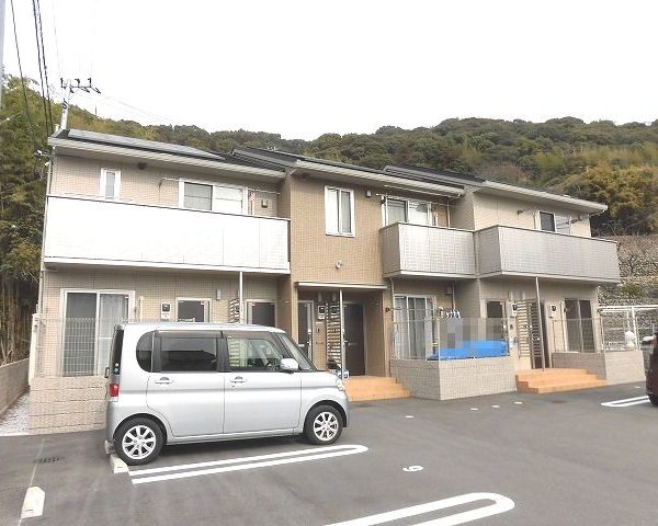 高知市五台山 ２階建て２階角部屋ペット飼育可能の１ＬＤＫ♪