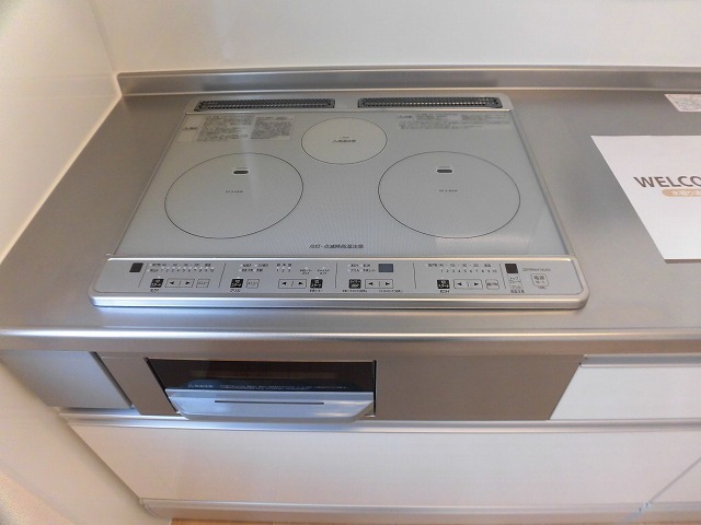 2口IHコンロと1口ラジエントヒーター付き 2口IHコンロと1口ラジエントヒーター付き