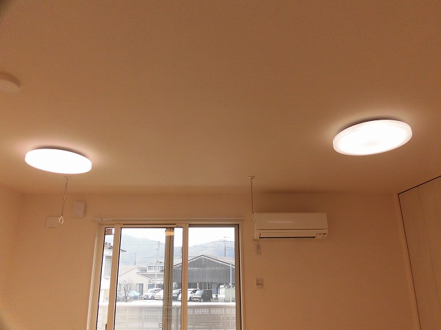 エアコンは2台付・照明は全部屋付 エアコンは2台付・照明は全部屋付