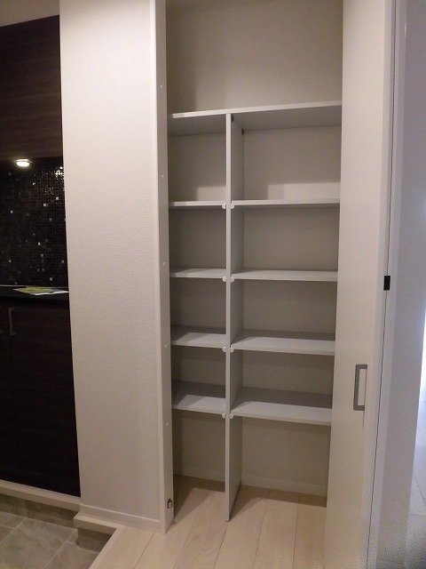 玄関入ったところの収納棚 玄関入ったところの収納棚