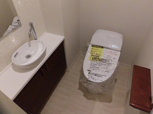 温水洗浄便座機能付きトイレ 温水洗浄便座機能付きトイレ