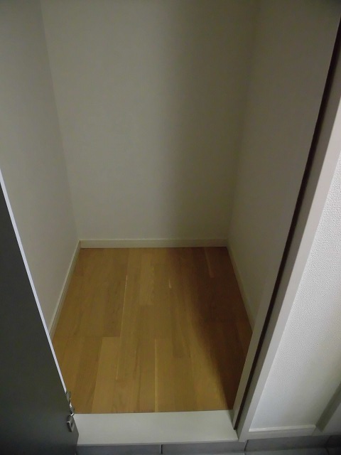 玄関収納スペース(倉庫) 玄関収納スペース(倉庫)