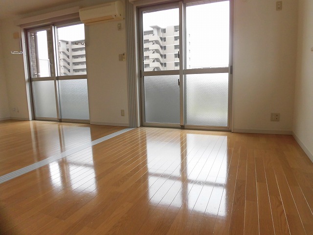 南側6帖の洋室 南側6帖の洋室