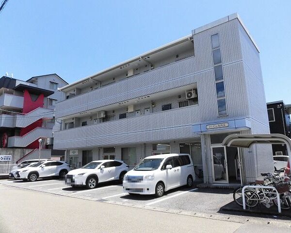 高知市杉井流３階建て最上階の２ＤＫのお部屋♪