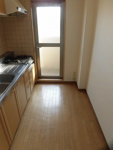 キッチンスペース(勝手口あります) キッチンスペース(勝手口あります)