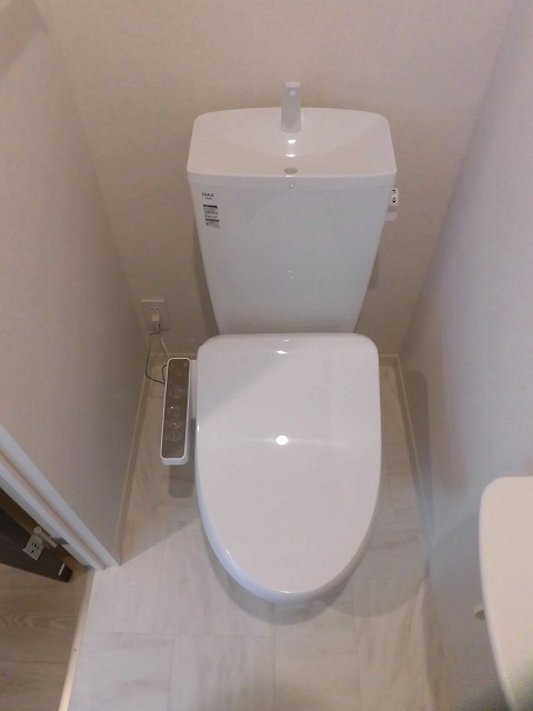 温水洗浄便座機能付きトイレ 温水洗浄便座機能付きトイレ