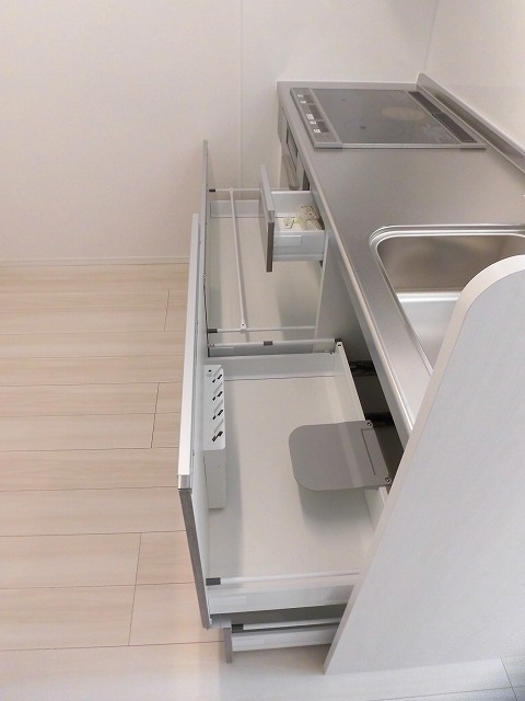 スライド収納で奥まで見やすいです スライド収納で奥まで見やすいです