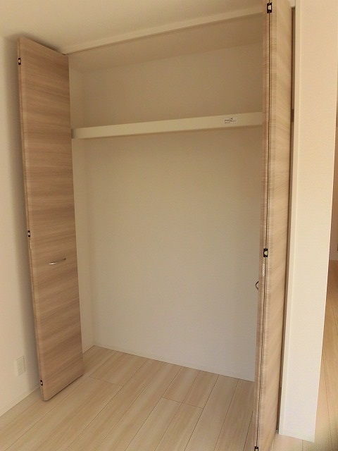 リビング収納。ハンガーパイプはありません リビング収納。ハンガーパイプはありません