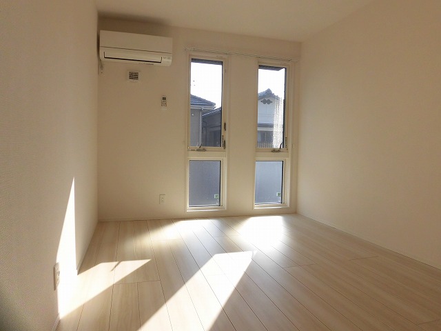 7帖洋室。こちらのお部屋にもエアコンがあります。 7帖洋室。こちらのお部屋にもエアコンがあります。