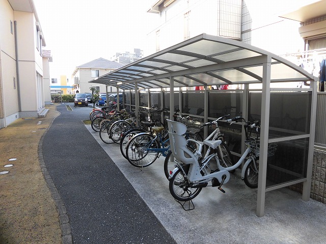 屋根付き駐輪場 屋根付き駐輪場