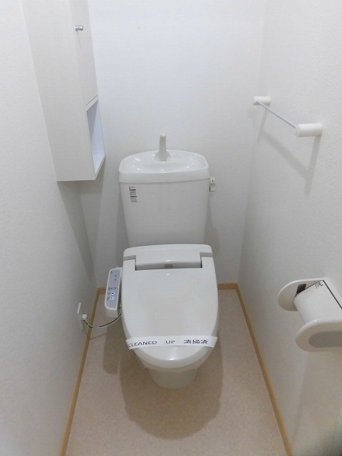 温水洗浄便座機能付きトイレ 温水洗浄便座機能付きトイレ