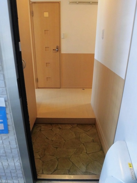 段差の低い玄関です。 段差の低い玄関です。