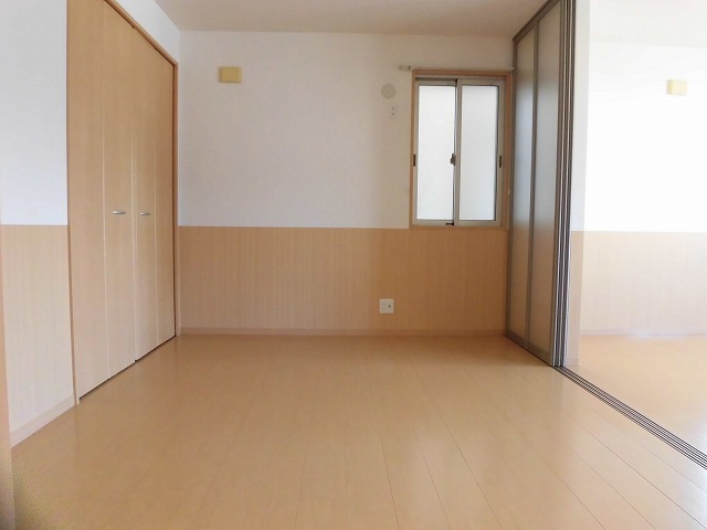 リビング隣の6帖洋室 リビング隣の6帖洋室