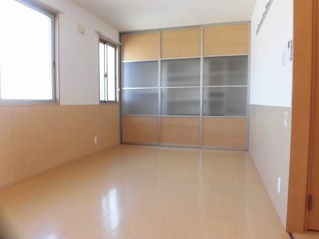 北側8.3帖洋室 北側8.3帖洋室