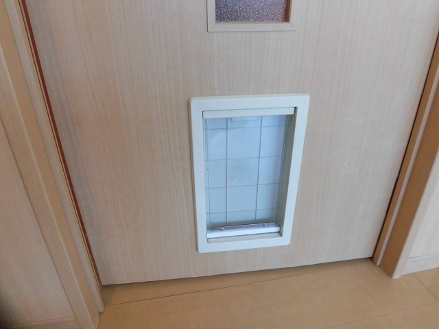 ペット用のくぐり窓 ペット用のくぐり窓