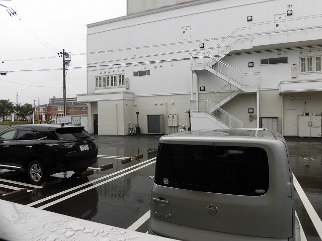 眺望(南側建物は結婚式場です) 眺望(南側建物は結婚式場です)