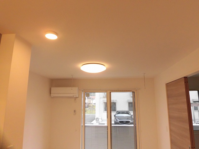 エアコン3台付・照明全部屋付・室内物干しはリビングに1機 エアコン3台付・照明全部屋付・室内物干しはリビングに1機