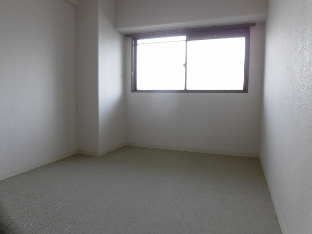 北側5.9帖洋室(カーペット敷) 北側5.9帖洋室(カーペット敷)