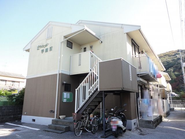 高知市介良乙、介良中学校すぐ近くのアパート♪１階中部屋の２ＬＤＫ♪
