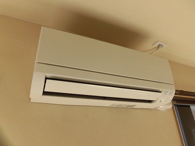 エアコンはリビングに1台付 エアコンはリビングに1台付
