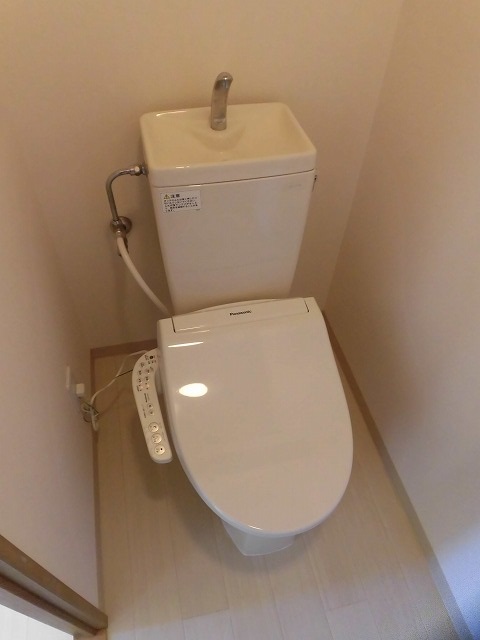 温水洗浄便座付トイレ 温水洗浄便座付トイレ