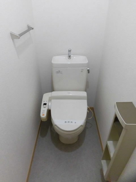 温水洗浄便座機能付トイレ