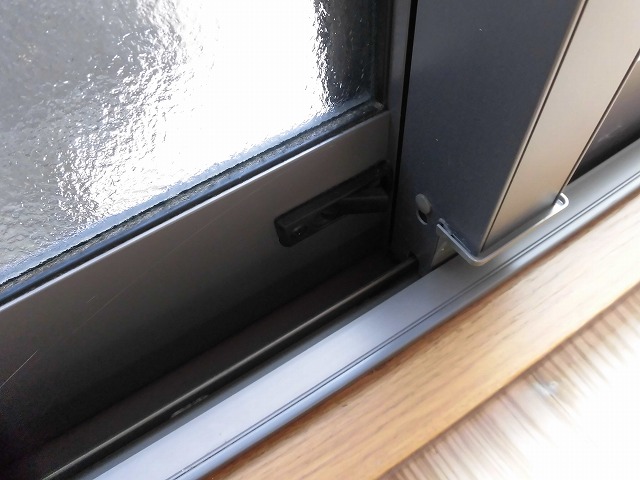 窓枠下には防犯ロックあります☆ 窓枠下には防犯ロックあります☆