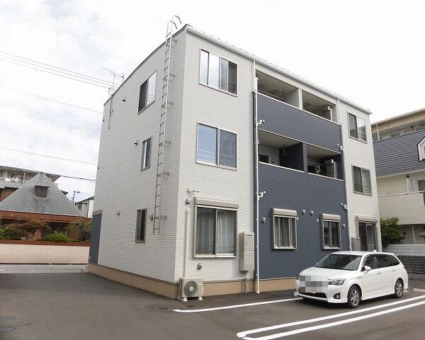 高知市葛島4丁目 築浅☆3階建て最上階1LDKの角部屋☆ 高知市葛島4丁目 築浅☆3階建て最上階1LDKの角部屋☆