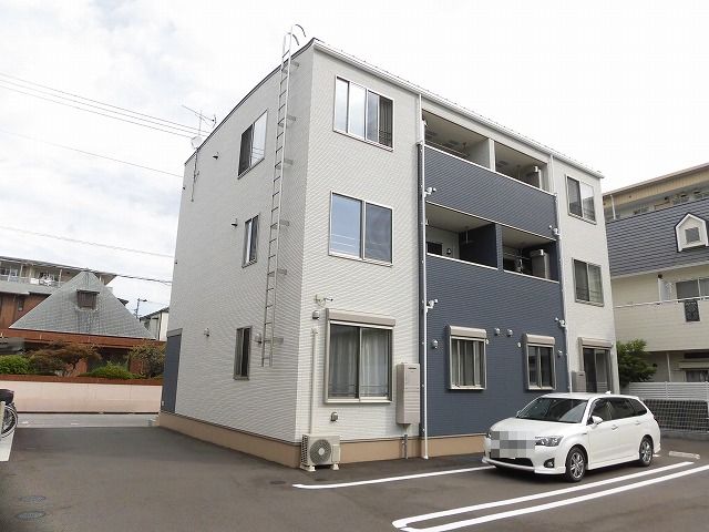 高知市葛島4丁目 築浅☆3階建て最上階1LDKの角部屋☆ 高知市葛島4丁目 築浅☆3階建て最上階1LDKの角部屋☆