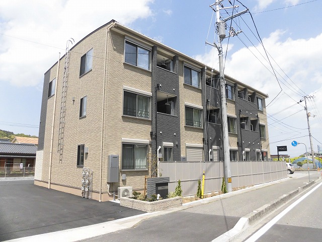 高知市介良乙☆３階建て２階角部屋の１ＬＤＫ☆