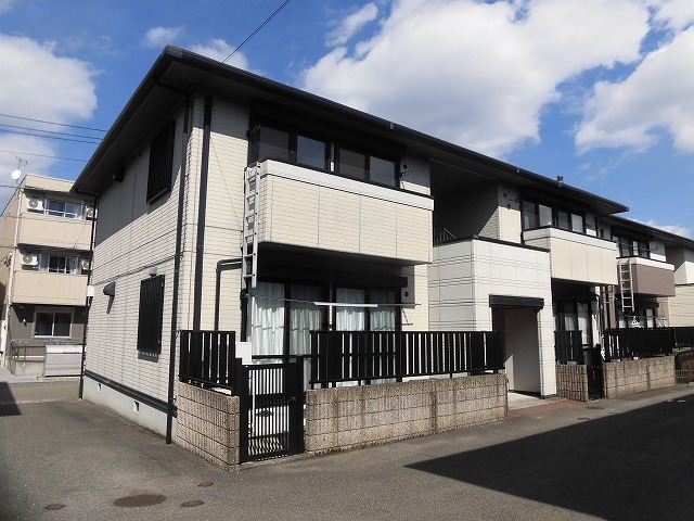 高知市高埇（たかそね）の２階建て２階２ＤＫの角部屋♪