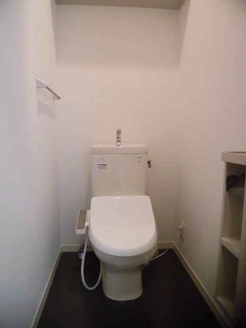 温水洗浄便座機能付きトイレ 温水洗浄便座機能付きトイレ