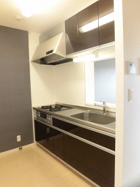 3口ガスコンロ付きのキッチン 3口ガスコンロ付きのキッチン