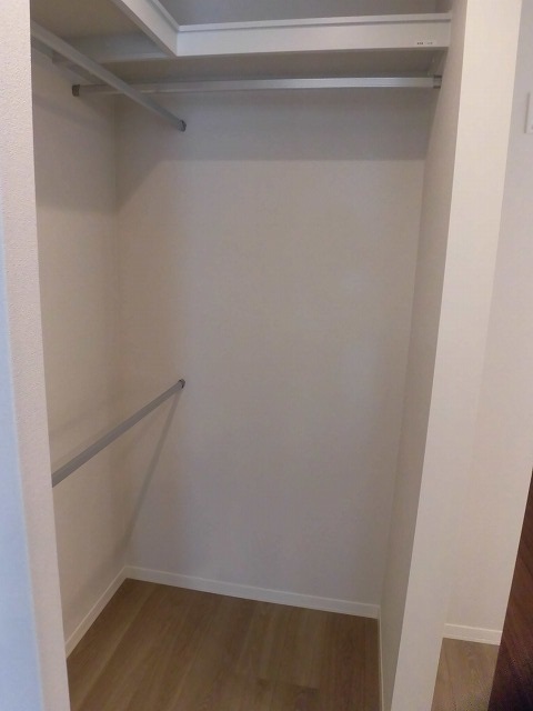 クローゼットはキッチンと洋室繋げています☆(ウォークスルークローゼット) クローゼットはキッチンと洋室繋げています☆(ウォークスルークローゼット)