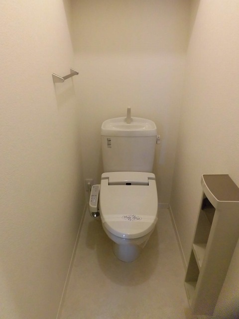 温水洗浄便座機能付きトイレ 温水洗浄便座機能付きトイレ