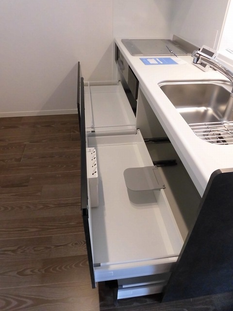 奥まで見やすいスライド収納です 奥まで見やすいスライド収納です