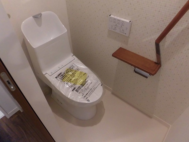 温水洗浄便座機能付きトイレ 温水洗浄便座機能付きトイレ