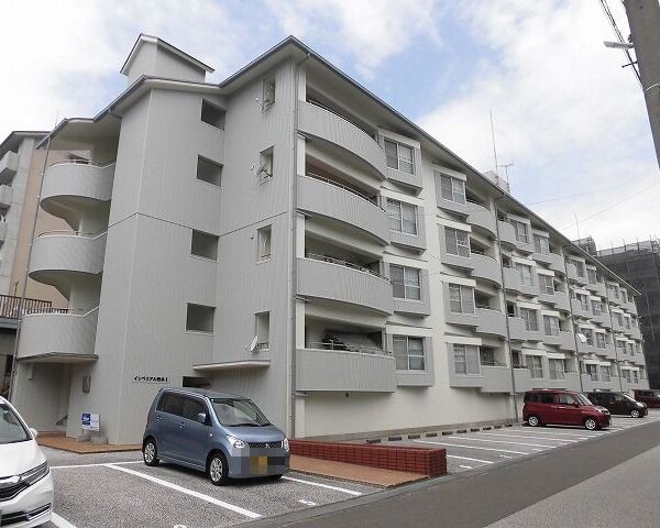 全戸東向きです。(外観)