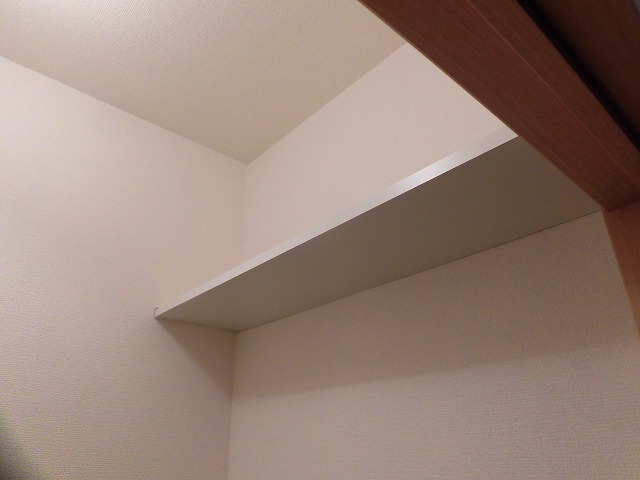 上部に収納棚もあります 上部に収納棚もあります